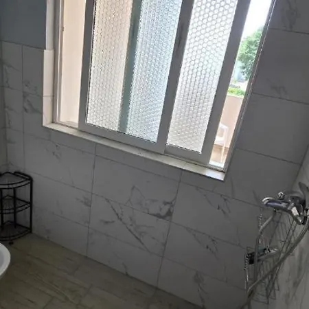 Charming Terrace Apartamento Tirana