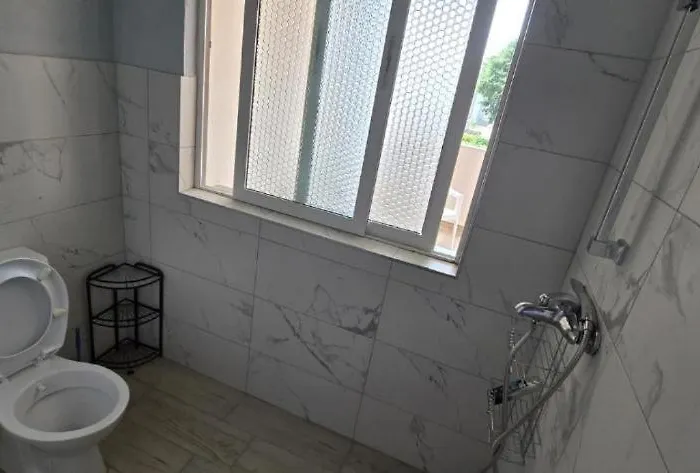 Charming Terrace Apartamento Tirana